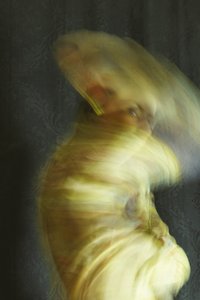 运动》，2015 年（丝网印刷） 作者 埃琳莱蒂西亚·霍加博