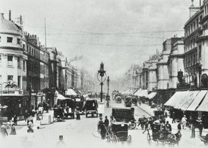252-260 Regent Street，Westminster LB：向北看牛津广场，1890年 作者 英国摄影师
