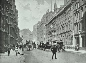 军队和海军商店，维多利亚街，威斯敏斯特LB：向东看弗朗西斯街，1895年 作者 英国摄影师