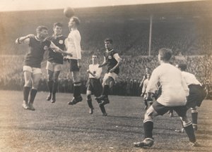 博尔顿流浪者队与西汉姆联队，足总杯决赛，1923年4月28日 作者 英国摄影师