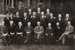 1924年，英国第一个工党政府，出自“二十五年的故事”，1935年出版 作者 英国摄影师