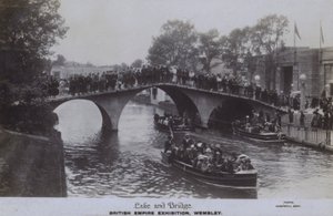 British Empire Exhibition, Wembley: Lake and Bridge (b/w photo) 作者 英国摄影师