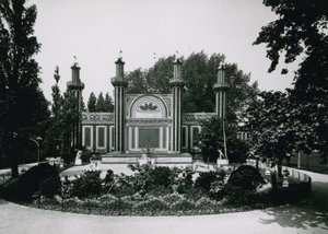 克雷蒙花园;伦敦：烟花寺 作者 英国摄影师