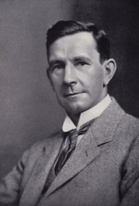 Dr G C Simpson (b/w photo) 作者 英国摄影师