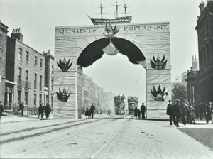 东印度码头路：临时拱门，维多利亚钻石银禧，1897年 作者 英国摄影师