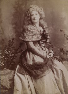 艾伦-特里（Ellen Terry）在《罗伯斯庇尔》中饰演克拉丽丝，莱西姆剧院 作者 英国摄影师
