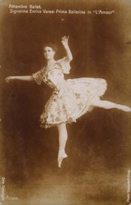 恩里卡·瓦拉西（Enrica Varasi），《 L“爱慕在伦敦的阿罕布拉芭蕾舞团》中的原始芭蕾舞演员 作者 英国摄影师