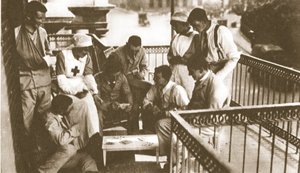快乐，快乐受伤的男人！从1916年6月21日的“画报战争新闻”（sepia photo）中完成了英雄崇拜的男人们 作者 英国摄影师
