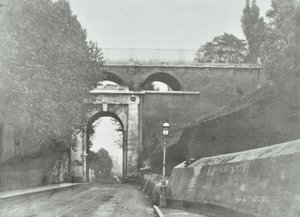高门拱道，拱门路桥：老桥的全景，1896年 作者 英国摄影师