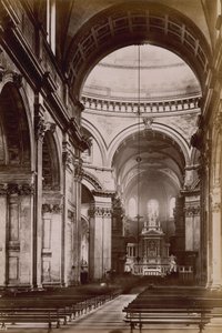 St Pauls大教堂内部 作者 英国摄影师