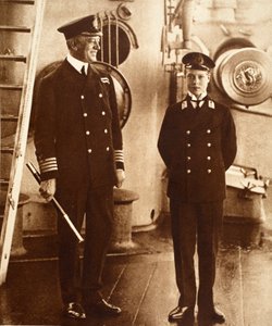 1910年，爱德华八世国王在HMS Hindustan担任海军官 作者 英国摄影师