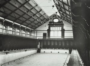 Laurie Grove Bath：Deptford的第一个公共游泳浴池，一流的浴室，1898年 作者 英国摄影师