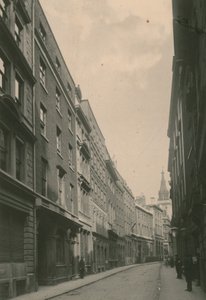 伦敦朗伯德街;照片;日期为1885年6月 作者 英国摄影师