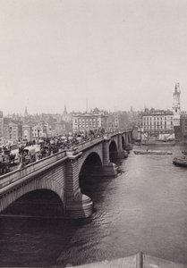 London: London Bridge (b/w photo) 作者 英国摄影师