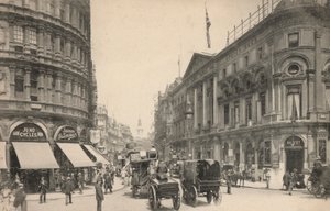 London, Shaftesbury Avenue (foto b/w) 作者 英国摄影师