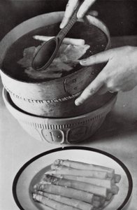 制作蔬菜奶油汤（黑白照片） 作者 英国摄影师