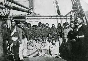 毛利囚犯在1866年在惠灵顿港的监狱废船上 作者 英国摄影师