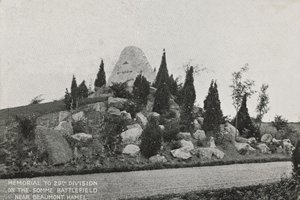 在Beaumont Hamel附近的Somme战场纪念第29师 作者 英国摄影师