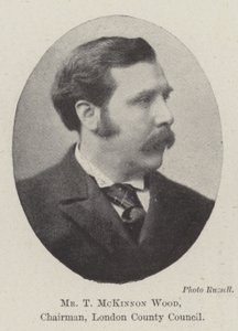 伦敦郡议会主席T McKinnon Wood先生