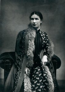 Humphry Ward夫人，1881年 作者 英国摄影师