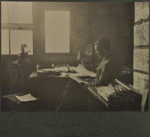 我的办公室在GHQ，1917-18 作者 英国摄影师