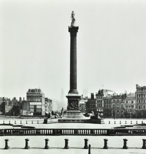 Nelsons Column，Trafalgar Square，Westminster LB：1870年从国家美术馆向南看 作者 英国摄影师