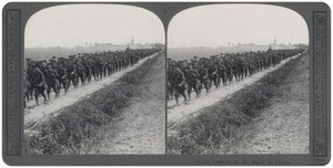 North Staffords在法国游行（立体印刷） 作者 英国摄影师