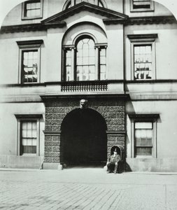 Northumberland House，Charing Cross，Westminster LB：庭院，1880年 作者 英国摄影师