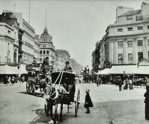 牛津马戏团，威斯敏斯特LB：向东看，1890年 作者 英国摄影师