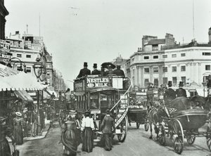牛津马戏团，威斯敏斯特LB：向东看，1895年 作者 英国摄影师