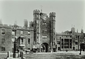 Saint Jamess Palace，Saint Jamess Palace，Westminster LB：来自Saint Jamess Street，1896 作者 英国摄影师