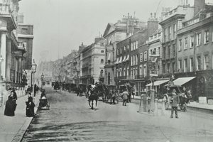 Saint Jamess Street，Westminster LB：1895年从Pall Mall向北看 作者 英国摄影师