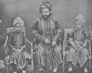 婆婆的女婿和孙子Shah Jahan，博帕尔的Begum（雕刻） 作者 英国摄影师