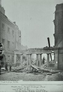 Strand，Westminster LB：Beaufort Buildings，火灾，1890年 作者 英国摄影师