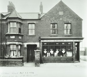 蜂巢餐厅97.0 ALB，1899 作者 英国摄影师