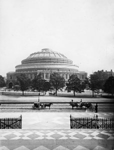 伦敦皇家阿尔伯特音乐厅，1880年代 作者 英国摄影师