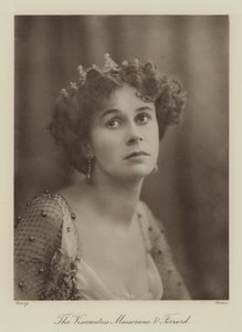 Massereene 子爵夫人和 Ferrard（黑白照片） 作者 英国摄影师