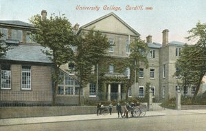 卡迪夫大学学院（彩色照片 作者 英国摄影师