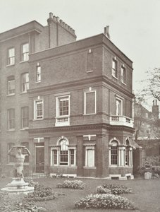 Clements Inn Garden House酒店的视图，1885年 作者 英国摄影师