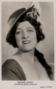 Winifred Lawson, Vic-Wells Opera Company (b/w photo) 作者 英国摄影师