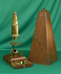 Culpeper型显微镜，英文，18世纪（黄铜）