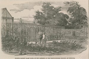 Ewings Patent Glass Wall，位于Chiswick的园艺学会的花园中 作者 英语学校