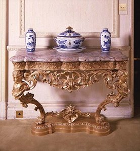 乔治二世雕花控制台，约1750年（鎏金木与大理石桌面 作者 英语学校