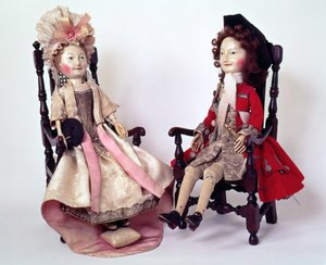 Lord和Lady Clapham，威廉和玛丽时期制作的木制娃娃，17世纪末，16世纪80年代（另见2453）