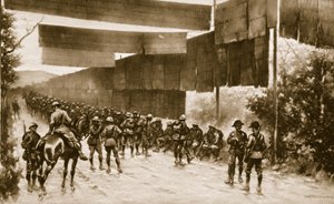 暴露道路的垫子屏幕：1914-19年意大利人在戈里齐亚（Gorizia）推进使用的装置 作者 英语学校