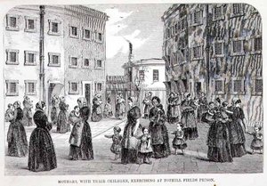 母亲和她们的孩子在Tothill Fields监狱锻炼，摘自亨利-梅休（1812-87）和约翰-宾尼的《伦敦的刑事监狱和监狱生活场景》。 作者 英语学校