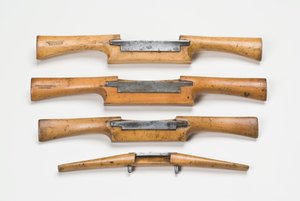 Spokeshaves，18-19世纪（黄杨木和金属）