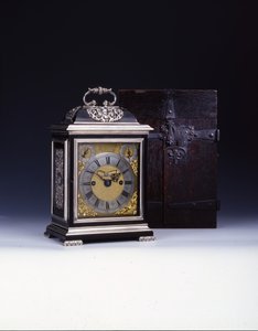 Barnard Tompion，《 Tompion and Banger》，伦敦，第460号，敲击式支架钟，约1708年（乌木和银色）（另请参阅745882-88） 作者 英语学校