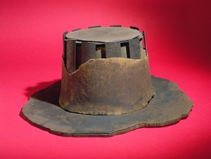 法官约翰布拉德肖的帽子，17世纪（皮革） 作者 英语学校