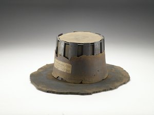 法官约翰布拉德肖的帽子，17世纪（皮革） 作者 英语学校